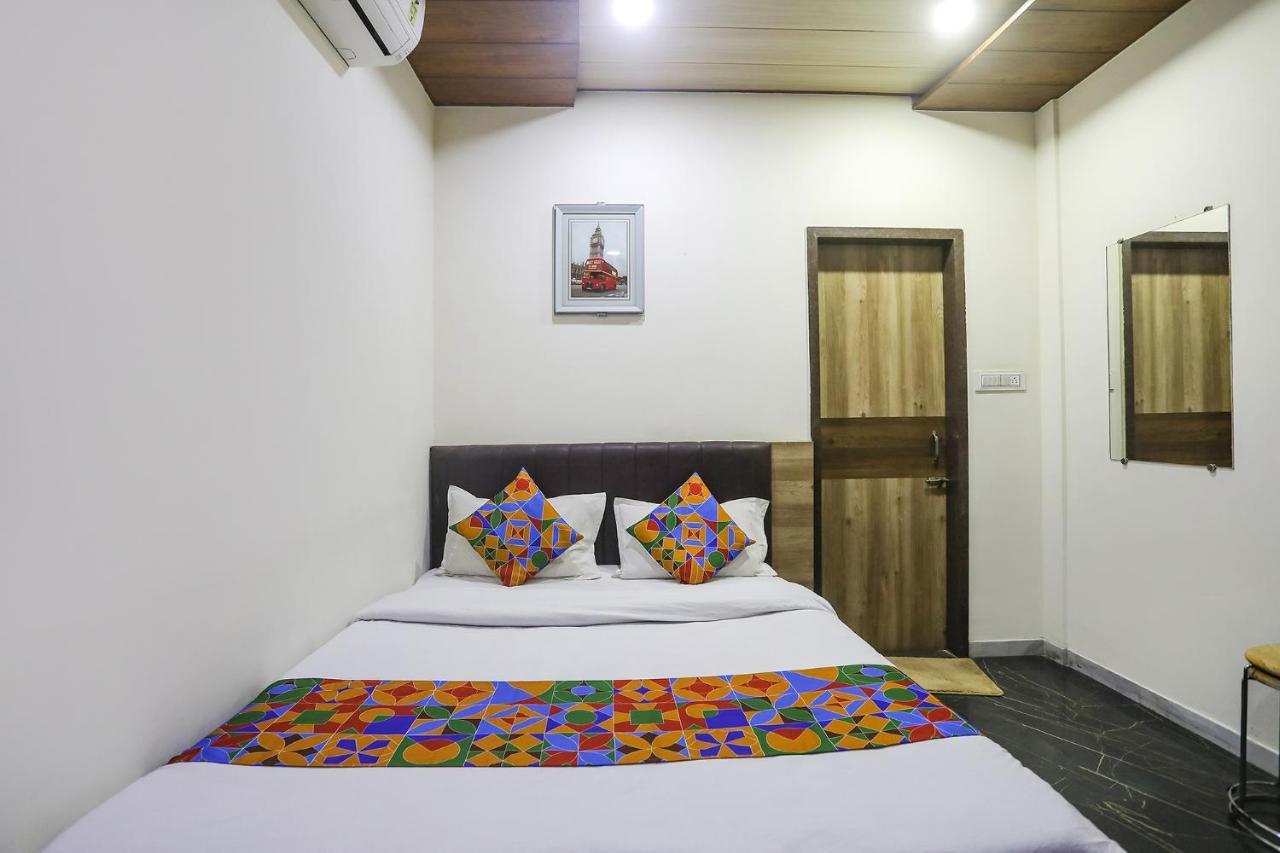 נאגפור Fabhotel Vedanta Inn - Nr Sitabudli Fort מראה חיצוני תמונה