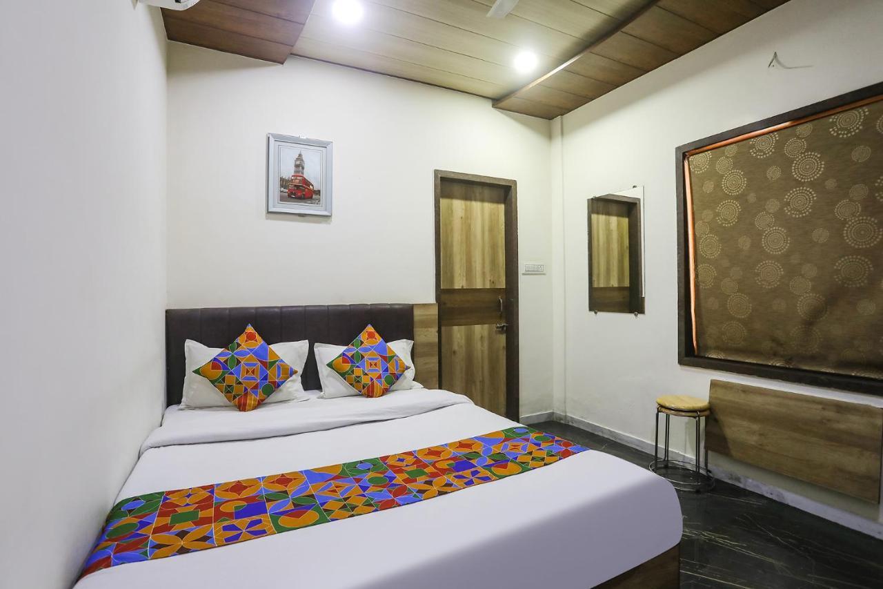 נאגפור Fabhotel Vedanta Inn - Nr Sitabudli Fort מראה חיצוני תמונה