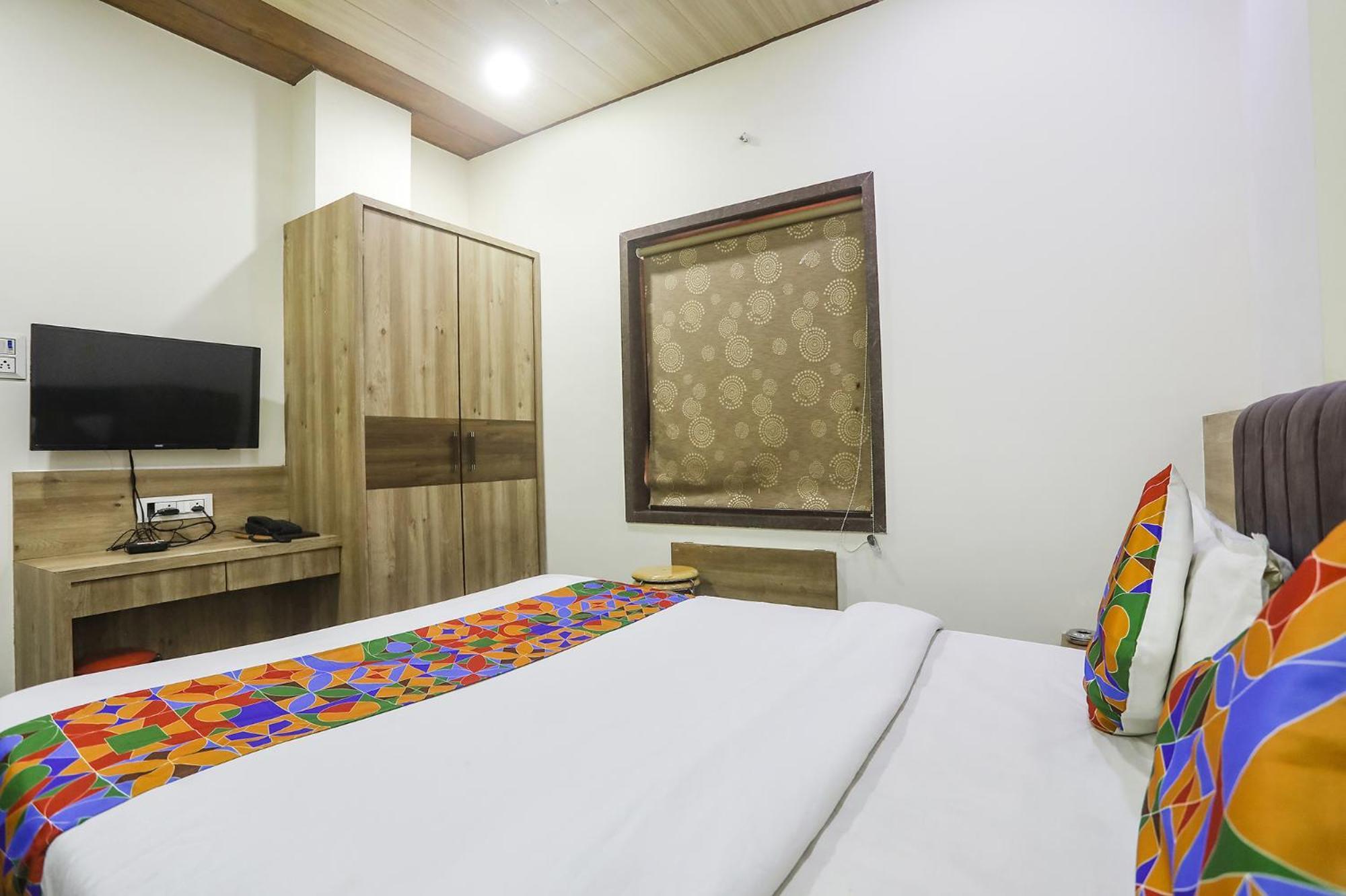 נאגפור Fabhotel Vedanta Inn - Nr Sitabudli Fort מראה חיצוני תמונה